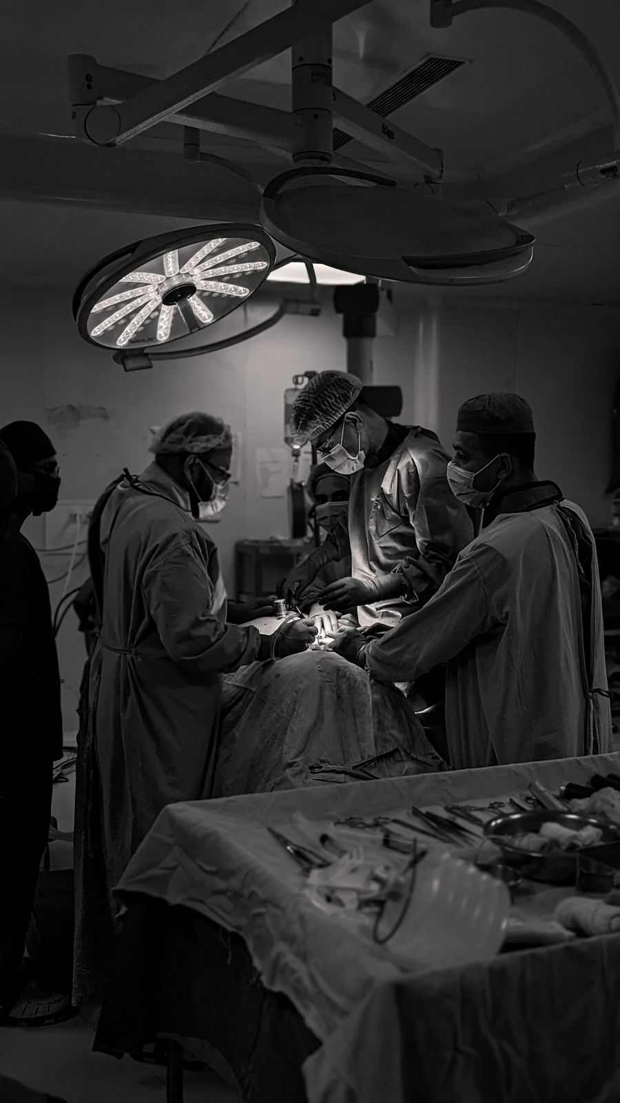 Cirujanos durante procedimiento